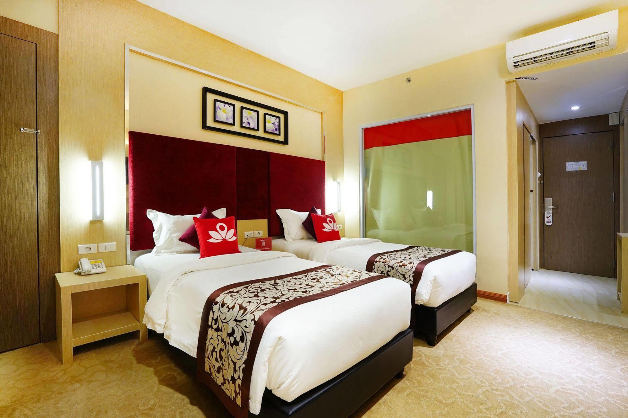 Zen Rooms Near Bcs Mall Penuin Batam Bagian luar foto