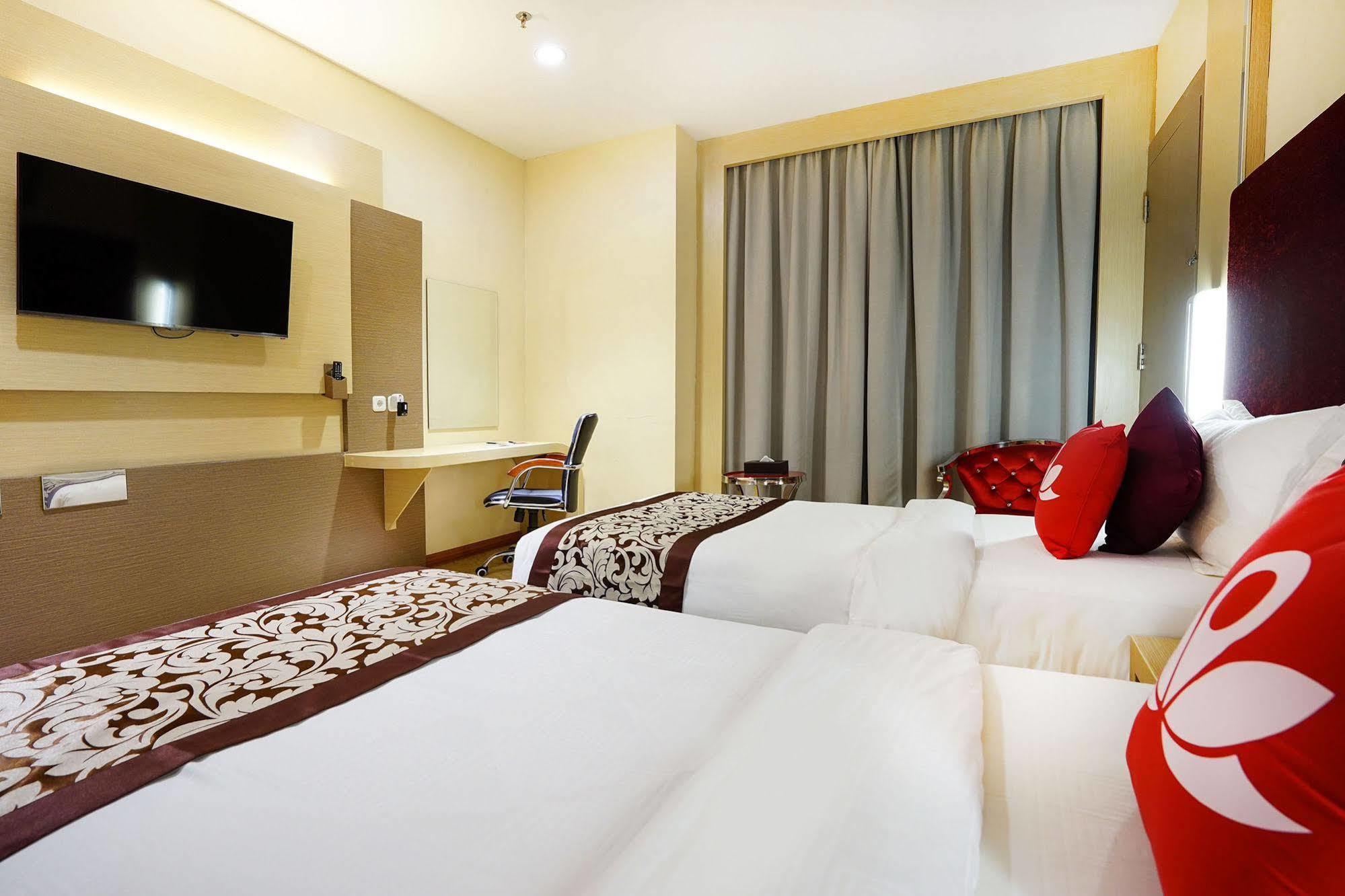 Zen Rooms Near Bcs Mall Penuin Batam Bagian luar foto