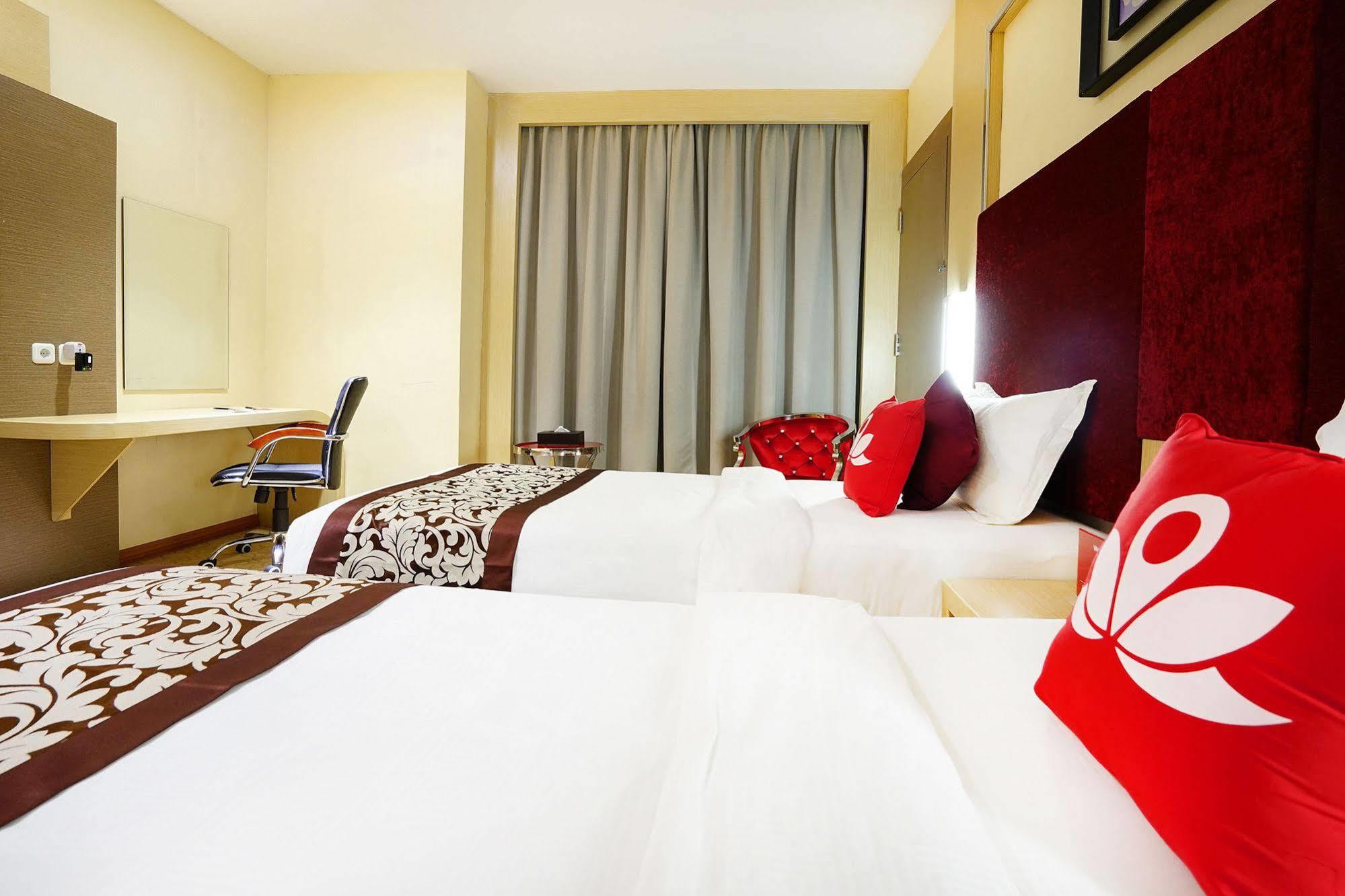 Zen Rooms Near Bcs Mall Penuin Batam Bagian luar foto