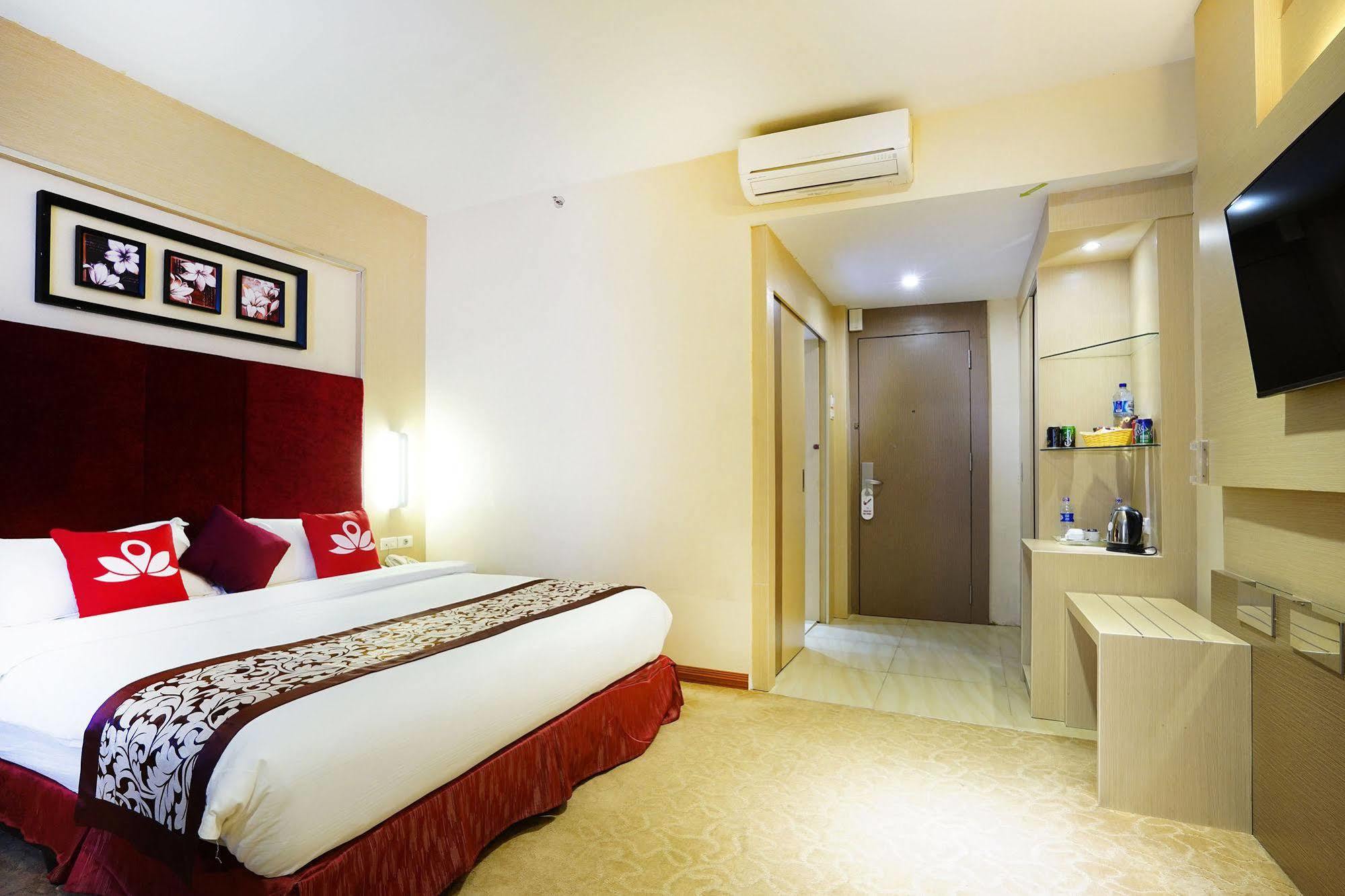 Zen Rooms Near Bcs Mall Penuin Batam Bagian luar foto
