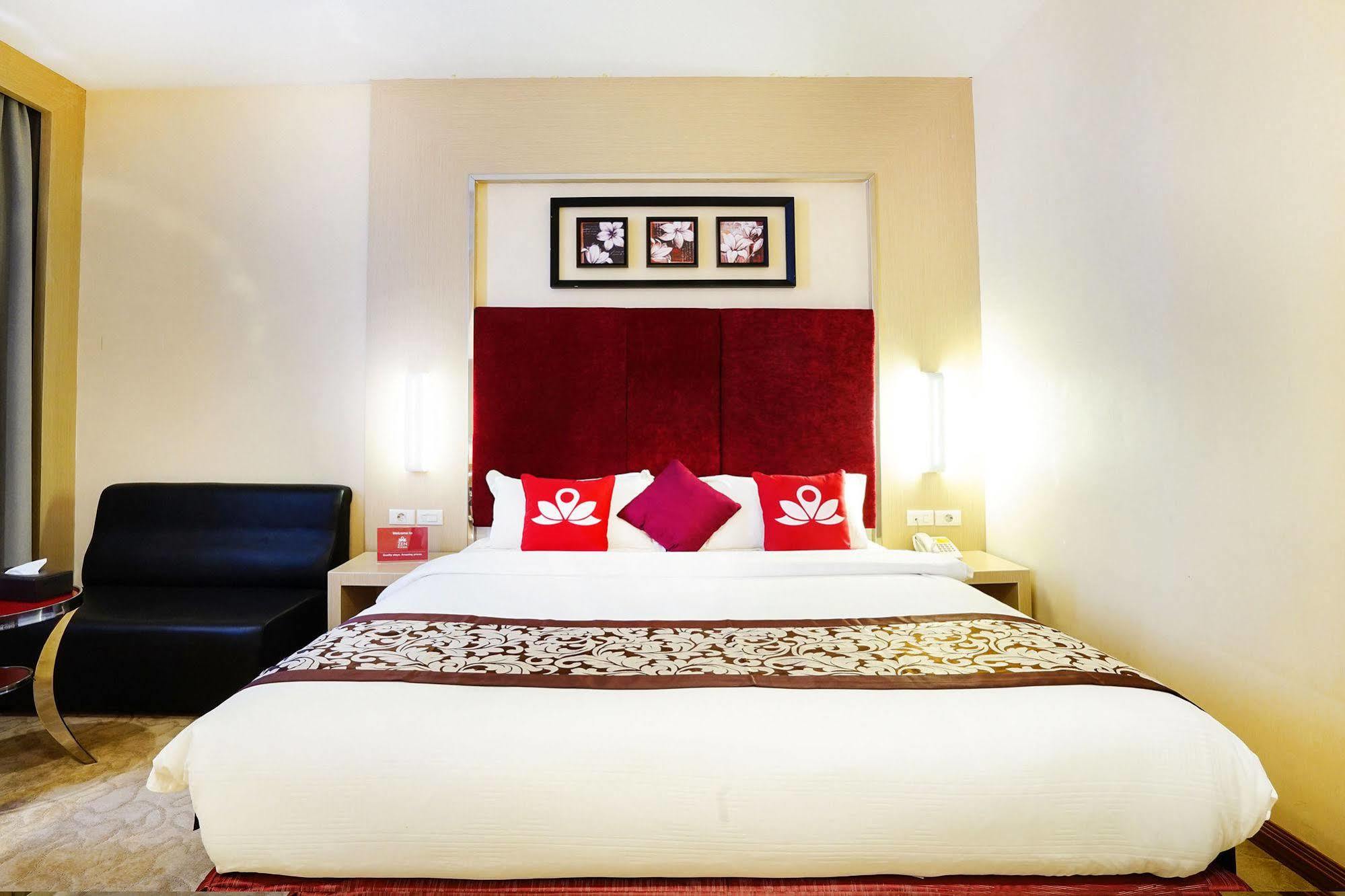 Zen Rooms Near Bcs Mall Penuin Batam Bagian luar foto